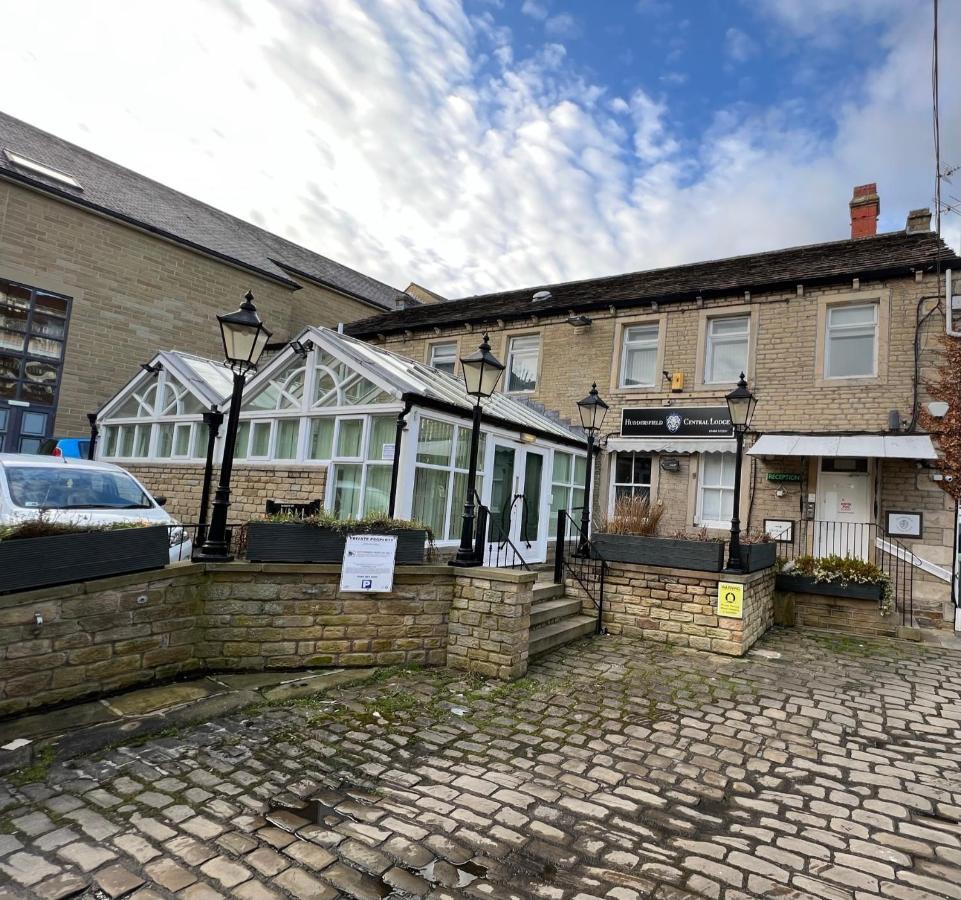 Huddersfield Central Lodge Exterior foto